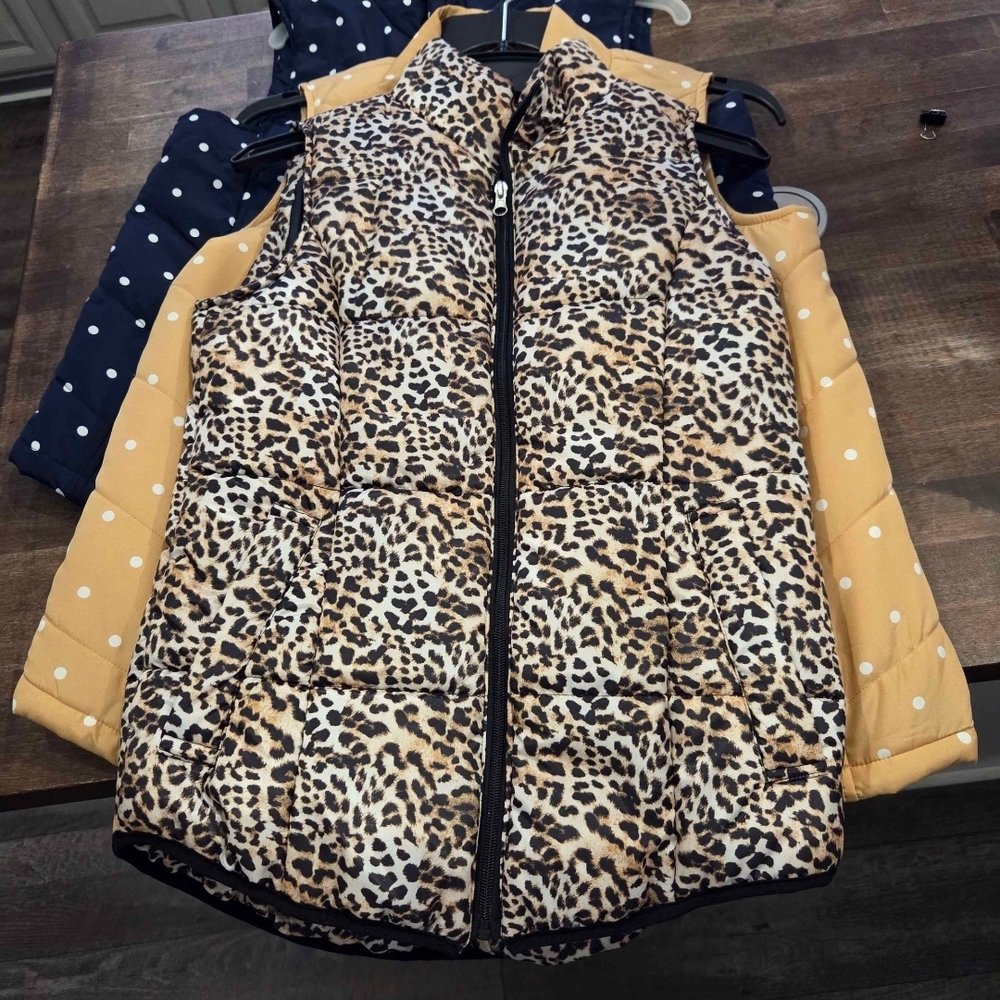 2 Print Puffer Vests